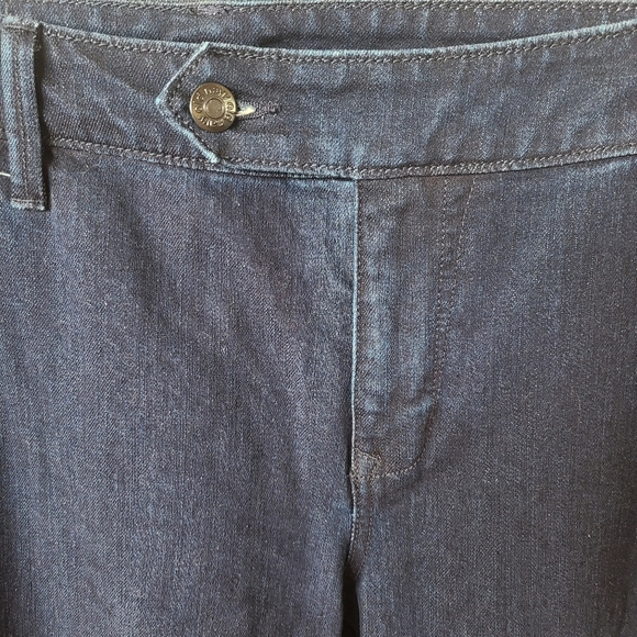 Old Navy Tummy Tamer Bootcut Flare Jeans Plus Size 20 - Picture 2 of 6